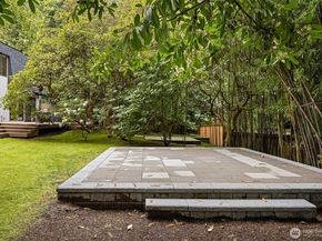 10020 NE 27th Street, Bellevue WA 98004
