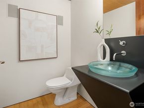 10020 NE 27th Street, Bellevue WA 98004
