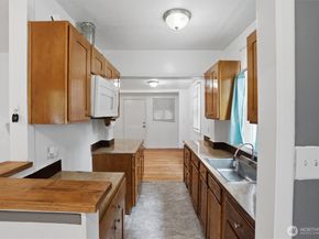 3706 W Arsenal, Bremerton WA 98312