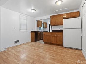 3706 W Arsenal, Bremerton WA 98312