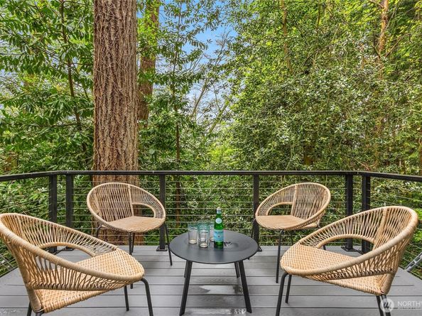 10003 Manitou Beach Drive NE, Bainbridge Island WA 98110