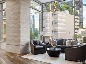 10650 NE 9th Place 2122, Bellevue WA 98004