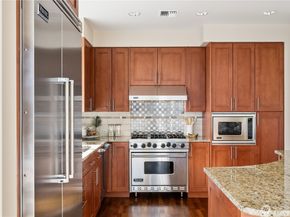 10650 NE 9th Place 2122, Bellevue WA 98004