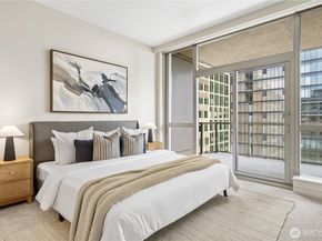 10650 NE 9th Place 2122, Bellevue WA 98004