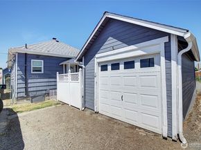 320 Williams Avenue N, Renton WA 98057