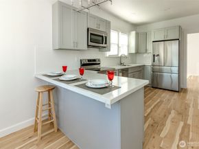320 Williams Avenue N, Renton WA 98057