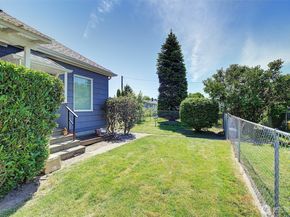 320 Williams Avenue N, Renton WA 98057