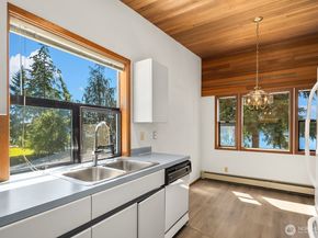 4835 Forest Avenue SE, Mercer Island WA 98040