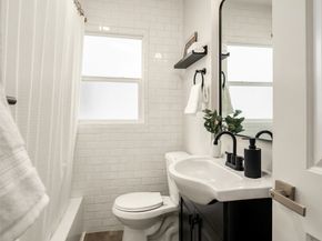 8121 16th Avenue SW, Seattle WA 98106
