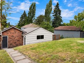 8121 16th Avenue SW, Seattle WA 98106