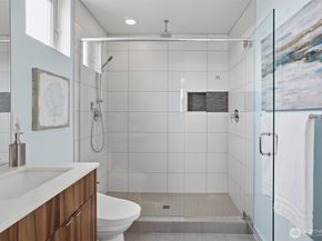 3655 Francis Avenue N, Seattle WA 98103