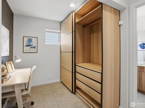 3655 Francis Avenue N, Seattle WA 98103