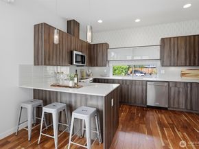 3655 Francis Avenue N, Seattle WA 98103