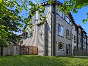 16533 2nd Park SE, Bothell WA 98012
