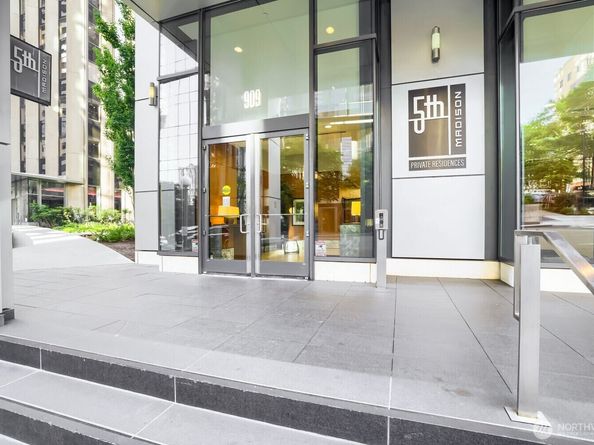 909 5th Avenue 1103, Seattle WA 98164