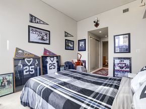 909 5th Avenue 1103, Seattle WA 98164