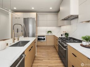 543 16th Avenue W, Kirkland WA 98033