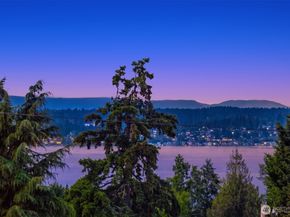 543 16th Avenue W, Kirkland WA 98033