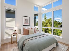543 16th Avenue W, Kirkland WA 98033