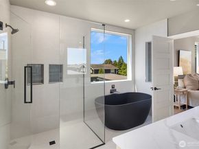 543 16th Avenue W, Kirkland WA 98033