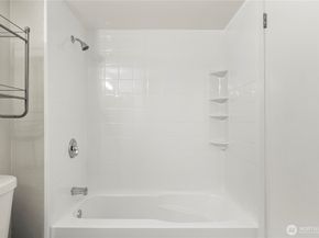 16817 Larch Way G104, Lynnwood WA 98037