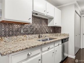 16817 Larch Way G104, Lynnwood WA 98037