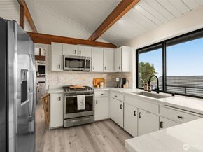 2606 NW 201st Street, Shoreline WA 98177