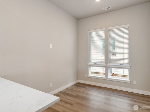6613 S 128th Street, Seattle WA 98178