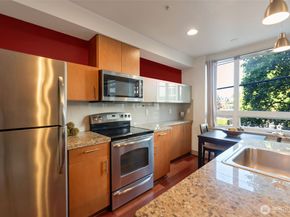 4547 8th Avenue NE 203, Seattle WA 98105