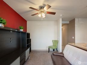 4547 8th Avenue NE 203, Seattle WA 98105