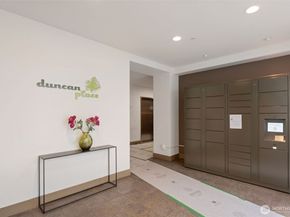 4547 8th Avenue NE 203, Seattle WA 98105