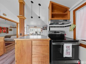 2727 Fairview Avenue E 18, Seattle WA 98102