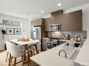 139 22nd Avenue E A, Seattle WA 98112