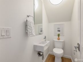 139 22nd Avenue E A, Seattle WA 98112