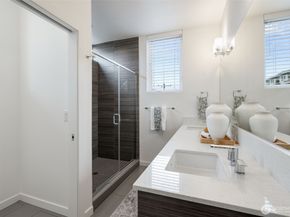 139 22nd Avenue E A, Seattle WA 98112