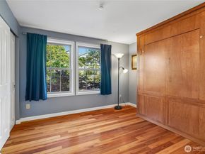 1111 10th Avenue E 20, Seattle WA 98102