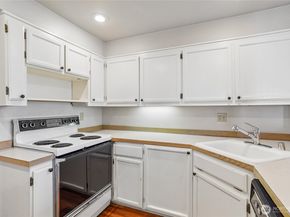 1111 10th Avenue E 20, Seattle WA 98102