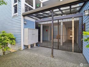 1111 10th Avenue E 20, Seattle WA 98102