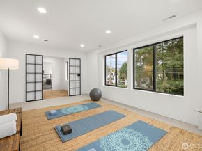 11340 23rd Avenue NE, Seattle WA 98125