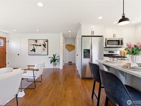 6825 Linden Avenue N, Seattle WA 98103