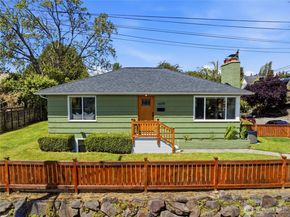 6825 Linden Avenue N, Seattle WA 98103