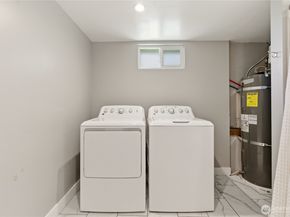 6825 Linden Avenue N, Seattle WA 98103