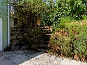 6825 Linden Avenue N, Seattle WA 98103