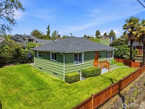 6825 Linden Avenue N, Seattle WA 98103