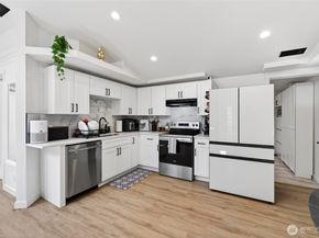 1420 S 359th Street, Federal Way WA 98003