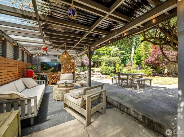 11239 35th Avenue SW, Seattle WA 98146