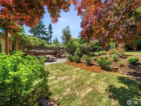 11239 35th Avenue SW, Seattle WA 98146