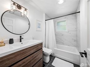 11239 35th Avenue SW, Seattle WA 98146