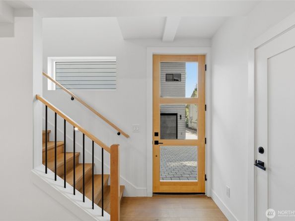 11731 Durland Avenue NE, Seattle WA 98125