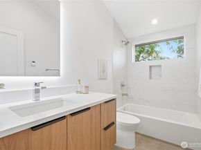 11731 Durland Avenue NE, Seattle WA 98125